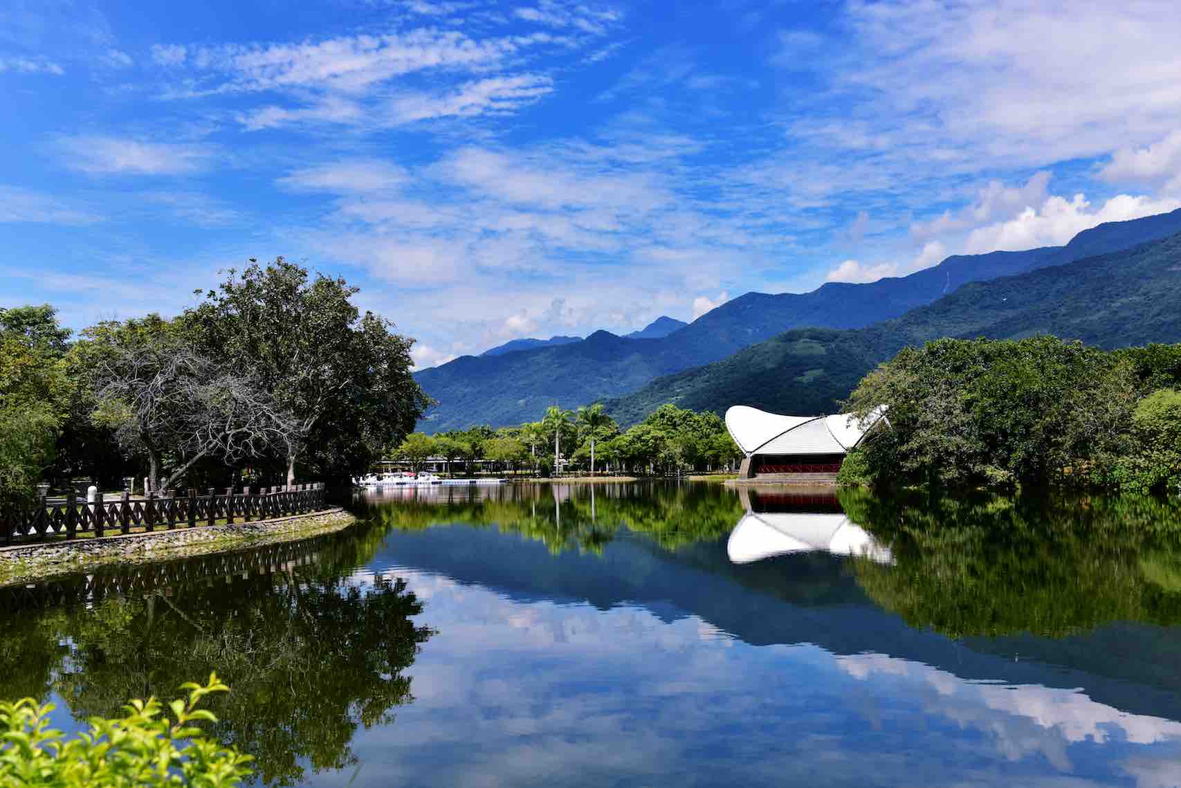 關山親水公園河畔圖1
