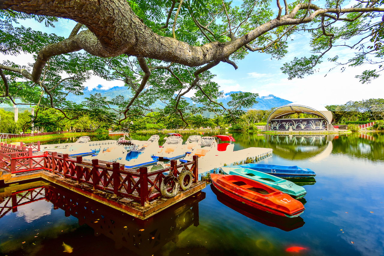 關山親水公園河畔圖2