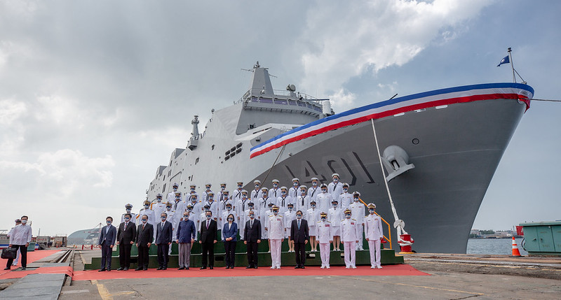 蔡英文總統今（30）日上午前往高雄主持「玉山軍艦交艦典禮」
