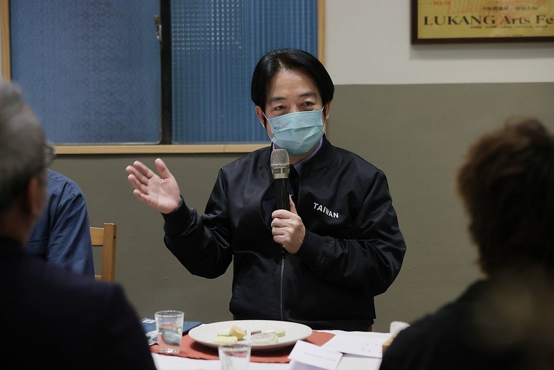 賴清德副總統今（23）日下午前往彰化鹿港出席禾火食堂青年座談