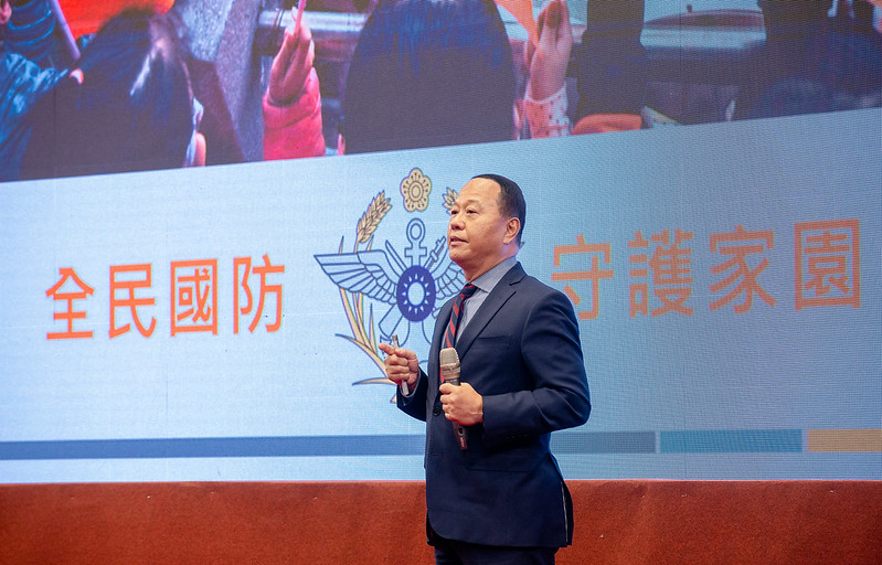 國防部柏鴻輝副部長簡報