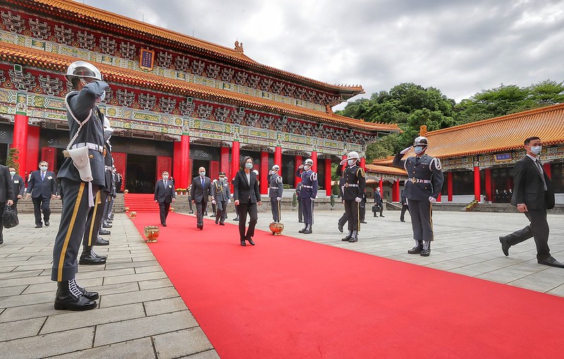 總統主持「中華民國111年向先祖暨忠烈殉職人員致祭典禮」