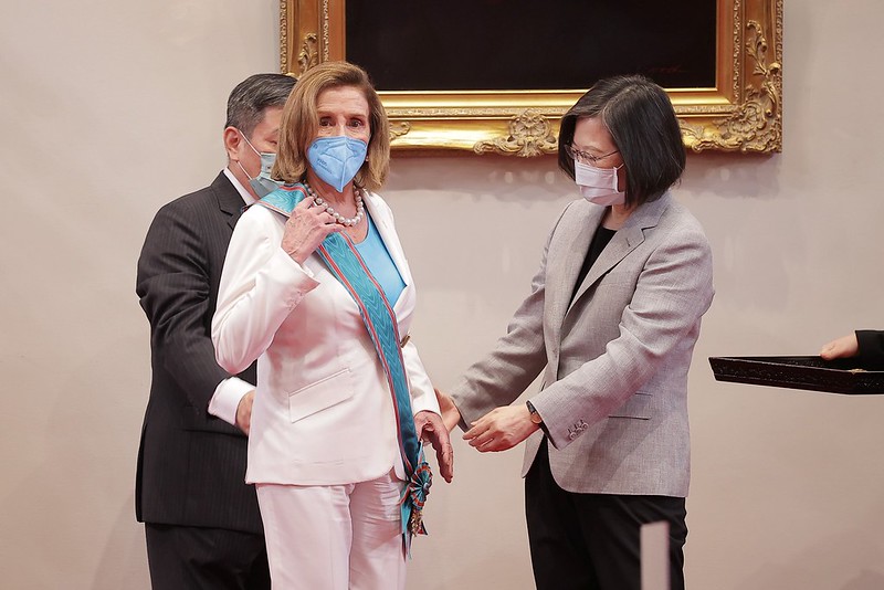 總統頒贈美國聯邦眾議院議長裴洛西「特種大綬卿雲勳章」