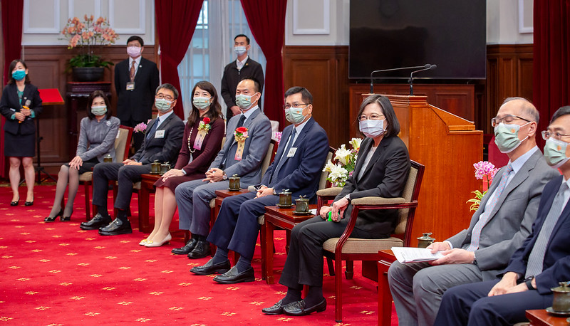 總統接見「中華民國第45屆、海外華人第31屆創業楷模暨創業相扶獎得獎人」