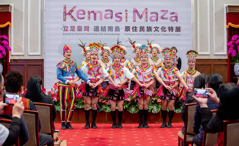 總統觀賞娜麓灣樂舞劇團演出「'Etolan&mdash;拉千禧在都蘭」