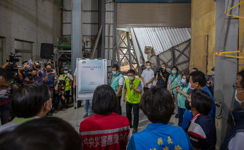 總統視察「關山鎮農會碾米加工廠受損情形」