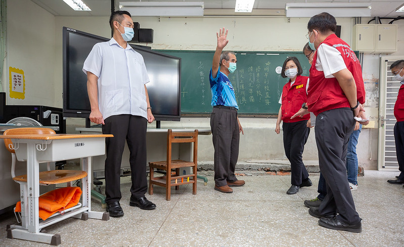 總統視察「臺東縣萬安國民小學受損情形」