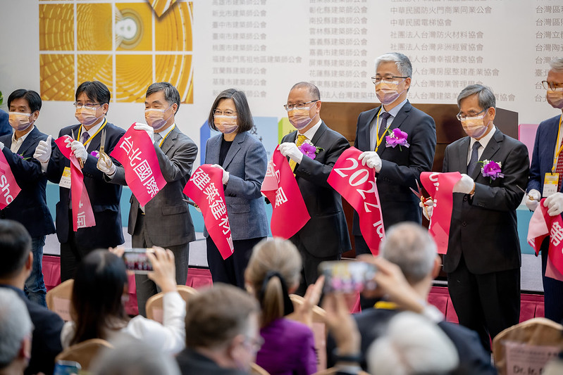 台北國際建築建材暨產品展開幕　總統期許在未來的工作項目及研發產品中融入「淨零」概念　打造更具競爭力及韌性的建材產業