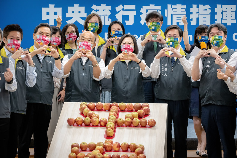 指揮中心成立1000天　總統感謝所有防疫夥伴的付出　也感謝臺灣人民團結防疫