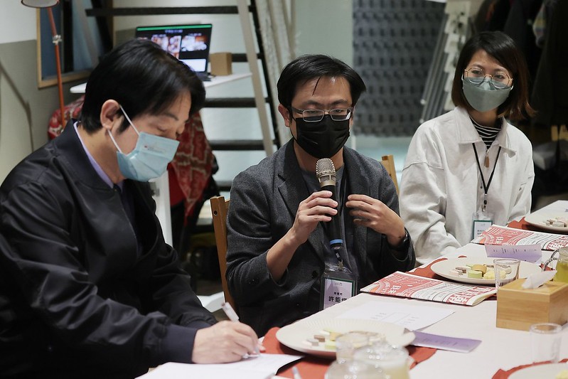 副總統出席禾火食堂青年座談