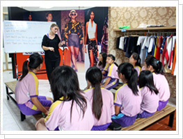 Create a Natural English Learning Environment Speak English Without Leaving the Country 