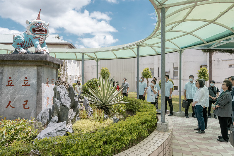 總統視察「原國防部臺灣軍人監獄&mdash;前促轉會審定之不義遺址」