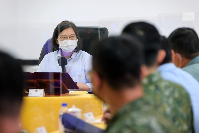 總統視導「軍備局生產製造中心」及「空軍防空暨飛彈指揮部」，並致詞