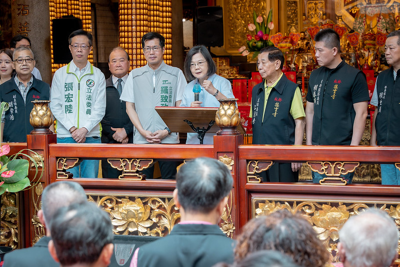 總統參拜「接雲寺」並致詞