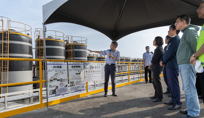 總統視察「高雄興達發電廠設置緊急海淡機組」