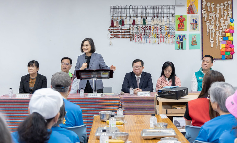 總統視察「桃園市大溪區大溪文化健康站」，並致詞
