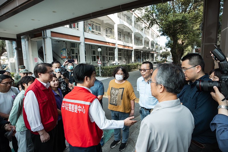副總統續前往花蓮女中、山海關大樓及花蓮災害應變中心視察