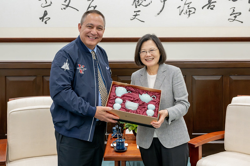 接見美國海外作戰退伍軍人協會　總統盼透過合作交流提升對退伍軍人和眷屬的照顧　讓退役官兵生涯發展獲得更全面協助