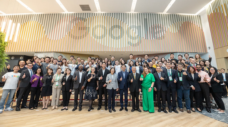 總統出席「智造AI與硬體未來-Google新辦公大樓開幕典禮」