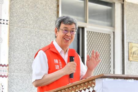 2024年4月16日行政院長陳建仁視察「蘭嶼小犬颱風後住宅修繕、拼板舟修護及電力（路燈、電纜）修復情形」