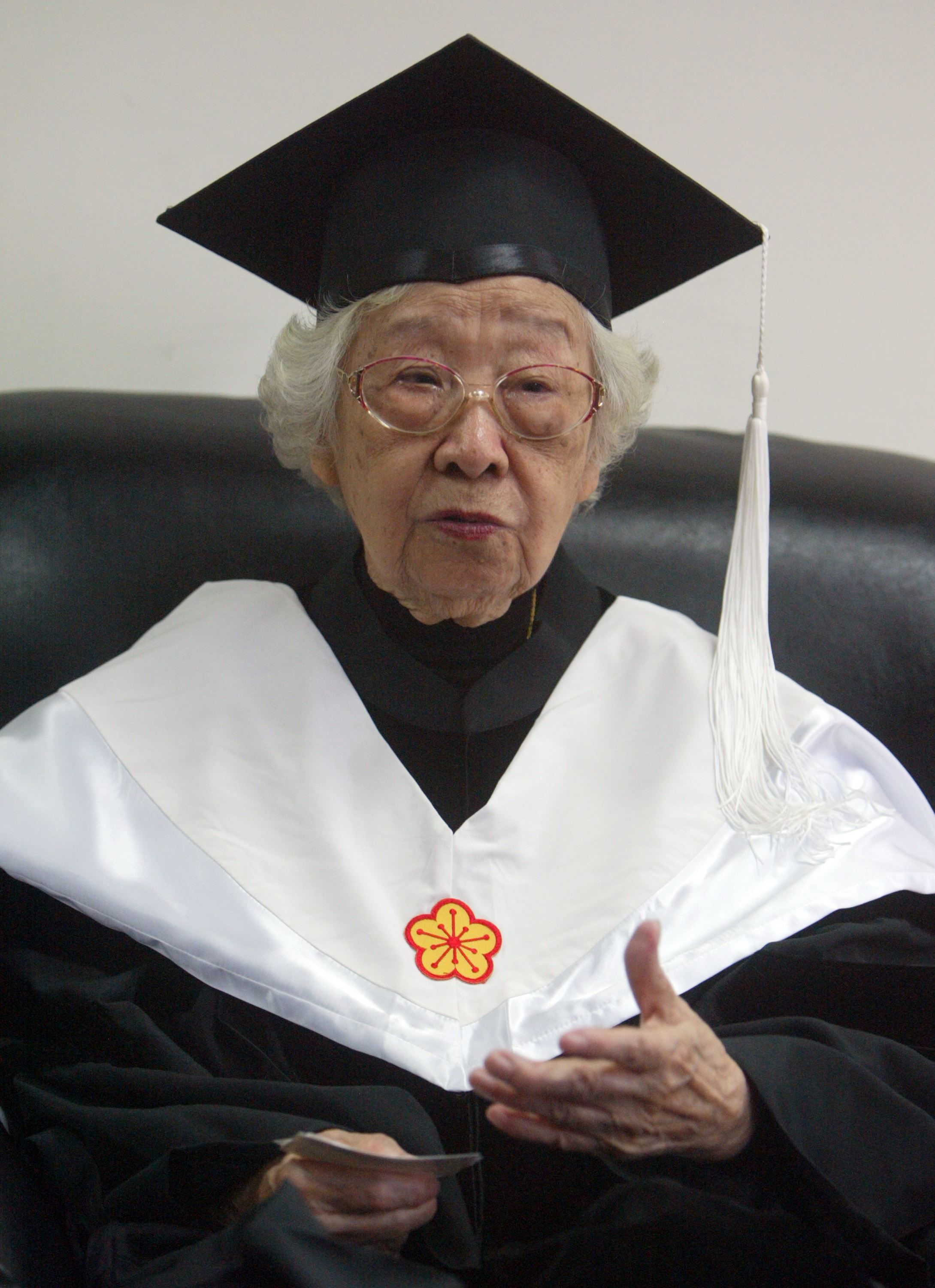 文壇の巨頭、斉邦媛さん逝去