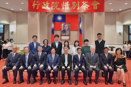 2024年5月16日行政院長陳建仁出席行政院惜別茶會 　共15張