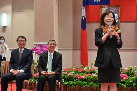 2024年5月16日行政院長陳建仁出席行政院惜別茶會 　共15張
