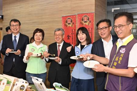 2024年5月14日行政院長陳建仁訪視「稻作智農聯盟－大橋稻米產銷契作集團產區」 　共11張