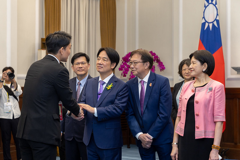 賴清德總統伉儷偕同蕭美琴副總統今（20）日上午在總統府接受來臺參加「中華民國第16任總統副總統就職典禮」的邦交國與友好國家元首、特使及政要友人致賀