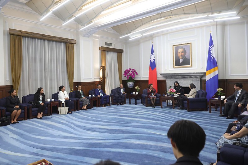總統會晤「馬紹爾群島共和國總統海妮伉儷訪問團」
