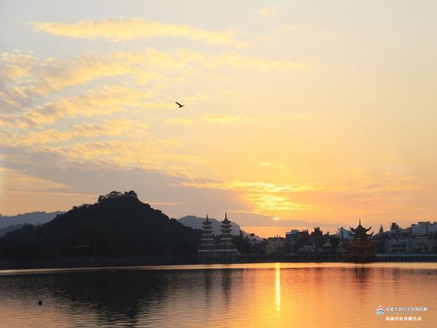 蓮潭夕照