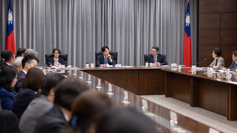 總統聽取「114年中央政府總預算案」簡報