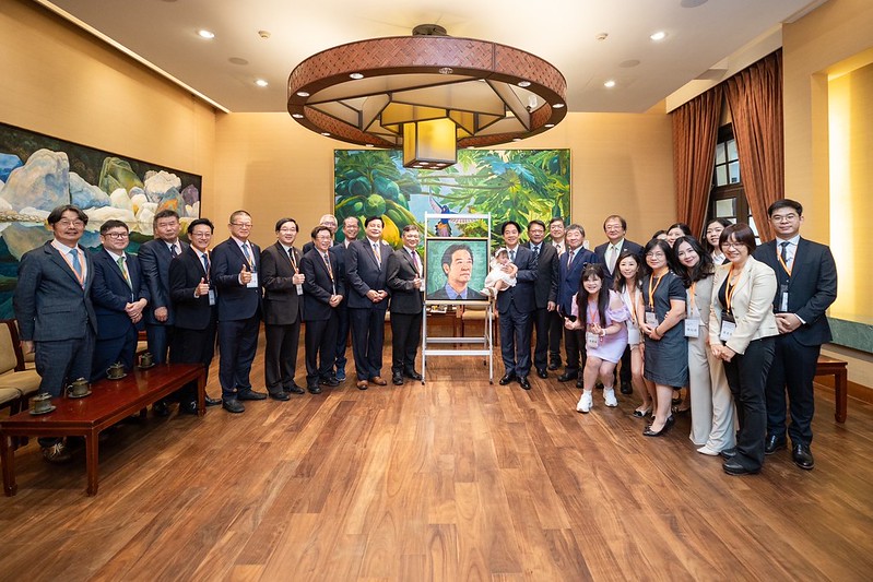 賴清德總統今（5）日上午接見「社團法人中華民國牙醫師公會全國聯合會暨WHO宣達團」
