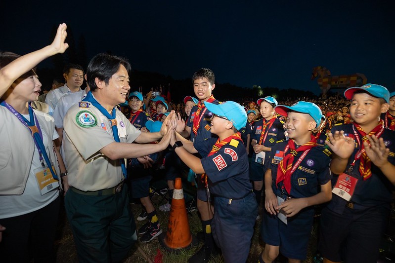 總統出席全國大露營開幕典禮　期許童軍夥伴學習團結合作　展現自信、積極、快樂的精神
