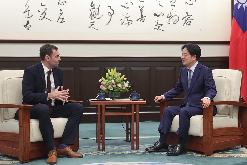 總統接受「時代雜誌」（TIME）專訪內容，針對外交、兩岸關係、半導體產業及國內經濟發展等議題，回應媒體提問