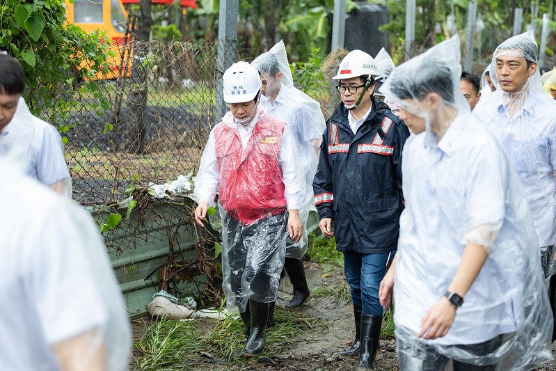 受到凱米颱風帶來強風及豪大雨影響，各地陸續傳出災情。賴清德總統今（26）日上午前往高雄視察美濃區災情，了解救災進度，並要求加速執行淹水救助及農損相關補償措施