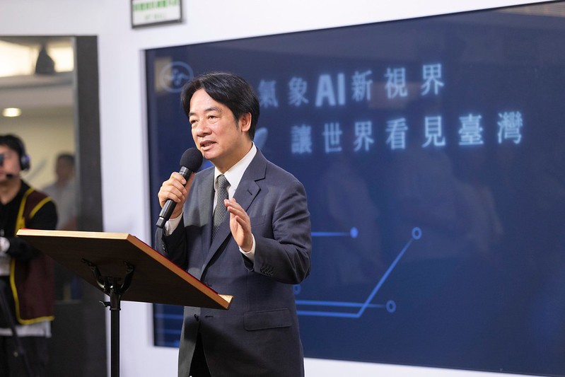 總統視察中央氣象署並致詞