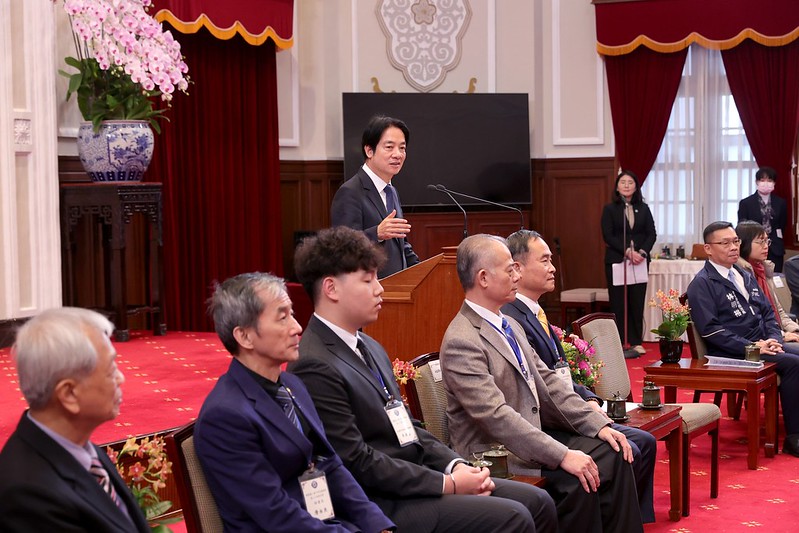 副總統接見「第30屆全國大專院校傑出服務性社團暨社團領袖傑青獎」得獎代表、指導老師及國際傑人會中華民國總會重要幹部，並致詞