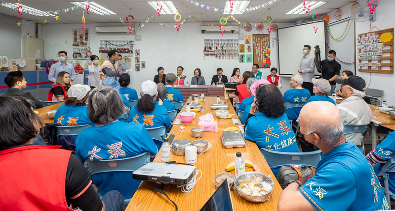 總統視察「桃園市大溪區大溪文化健康站」暨共餐