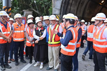 2024年5月22日行政院長卓榮泰視察公路搶修復建進度-下清水橋。