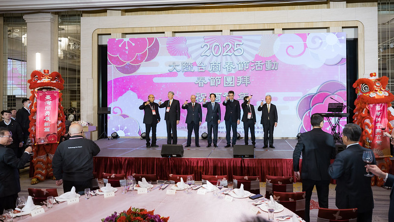 總統期盼能與大家一起努力，為國家繼續打拚，也祈求老天爺保佑臺灣國泰民安、風調雨順、物阜民豐、百業興隆、人民安居樂業