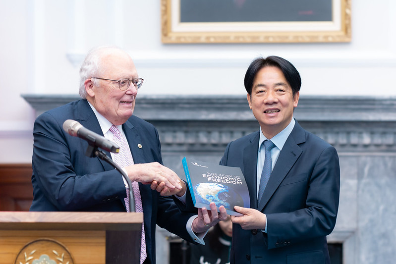 賴清德總統今（4）日下午接見美國智庫「傳統基金會」創辦人佛訥（Edwin Feulner）乙行