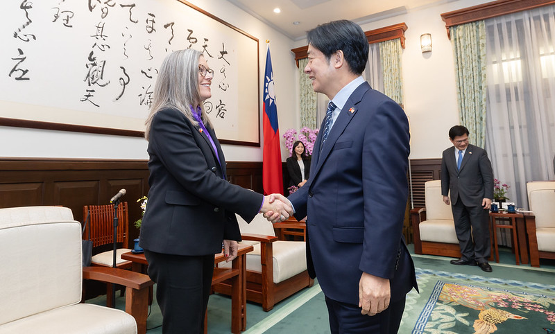 賴清德總統今（18）日下午接見「美國亞利桑納州州長郝愷悌（Katie Hobbs）訪問團」