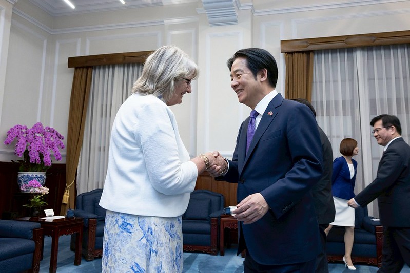 賴清德總統今（12）日上午接見法國國民議會友台小組主席帕媞斯黛（Marie-No&euml;lle Battistel）等一行人