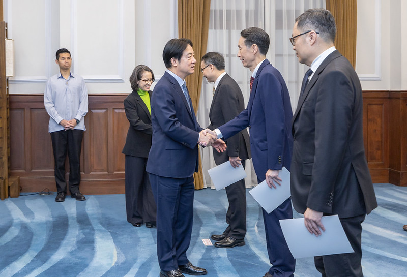 總統主持「新任行政院、考試院政務人員及駐外大使宣誓典禮」