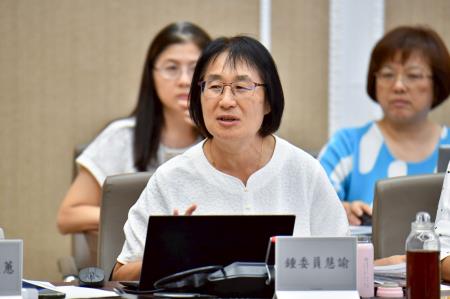 2025年8月27日行政院長卓榮泰主持「中央道路交通安全會報114年第3次會議」 　共6張