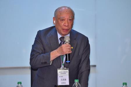 2025年8月14日行政院長卓榮泰參訪慶鴻機電並與機械（含工具機）業者交流座談會　共15張