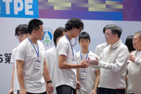 2025年8月21日行政院長卓榮泰出席2025年成都世界運動會代表團返國餐會　共10張