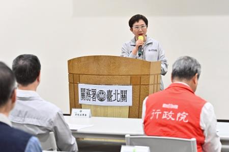 2025年6月13日行政院長卓榮泰視察財政部關務署台北關防杜違規轉運情形