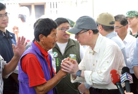 2025年7月29日行政院長卓榮泰關心嘉義縣朴子市民宅淹水情形
